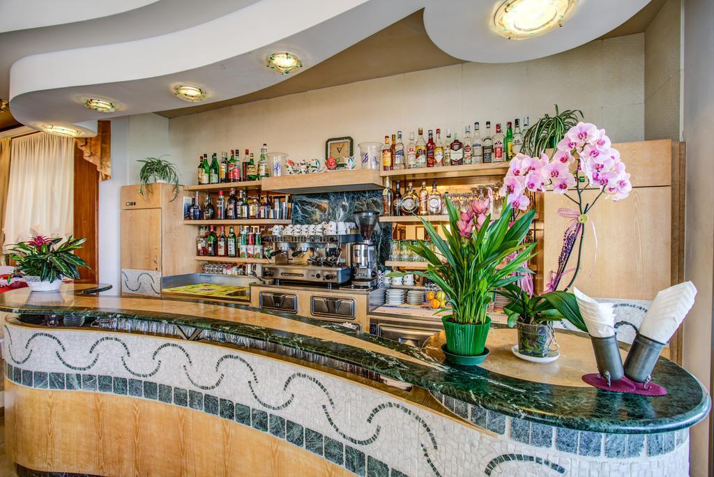 Hotel Gardenia Bellaria-Igea Marina Bagian luar foto