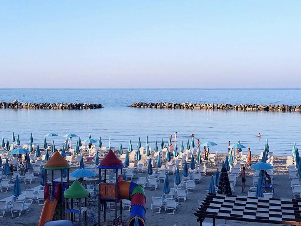 Hotel Gardenia Bellaria-Igea Marina Bagian luar foto